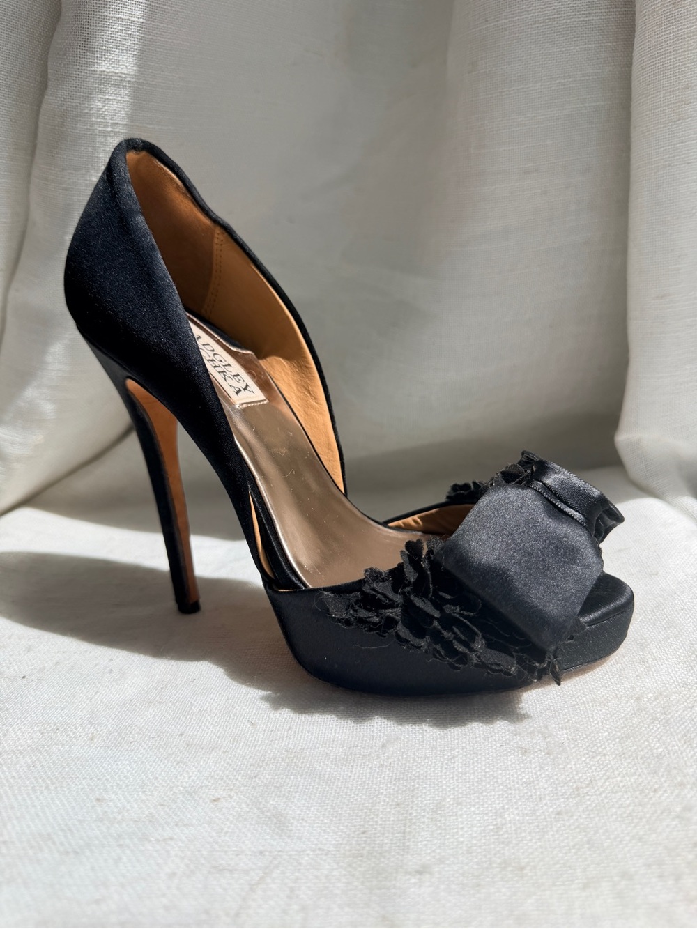 Badgley Mischka Black Satin Floral Bow Peep Toe D’Orsay Heels 6M